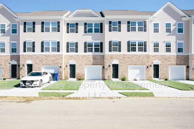 Building Photo - 218 Macoun Way