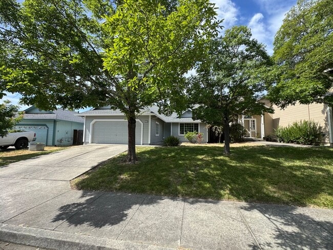 Building Photo - Beautifully Remodeled 3-Bedroom, 2-Bathroom home waiting for you !