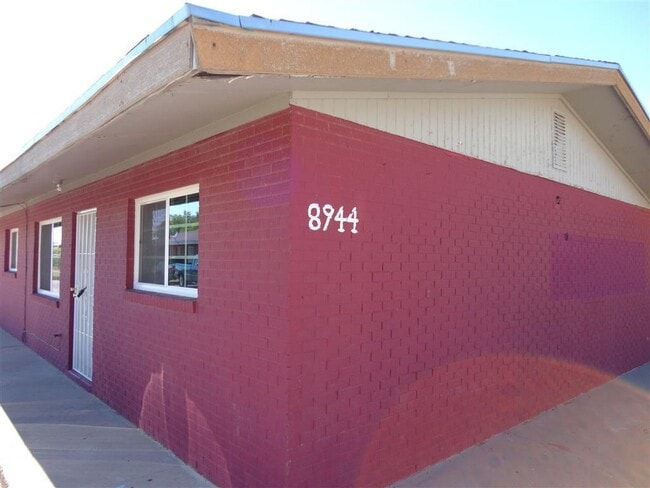 Building Photo - 8944 Norton St Unit 5 Rental