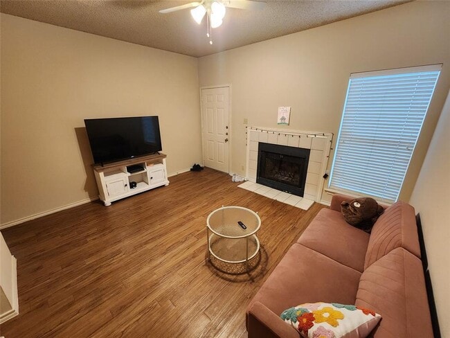 Photo - 2414 Longview St Unit 306