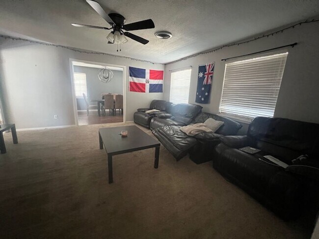 Photo - 2549 Campus Court Casa