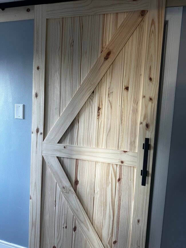 Photo - 115 Mitchell St Unit Upper