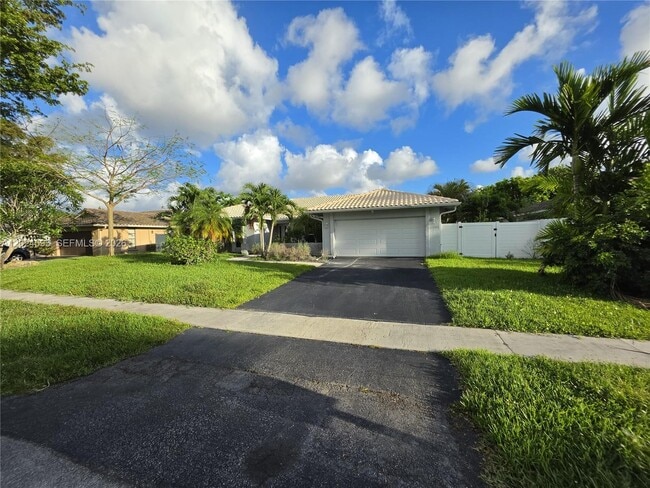 Building Photo - 9090 NW 11th Ct