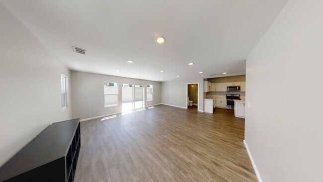 5371-5371 Hewlett Dr