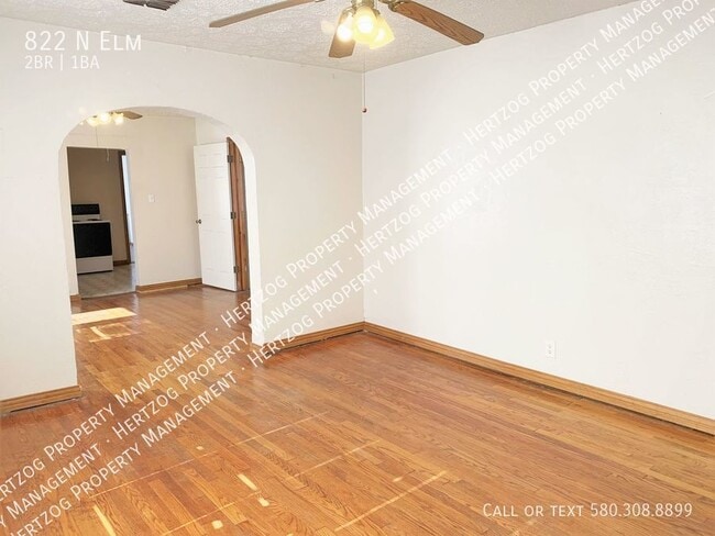 Photo - 822 N Elm-