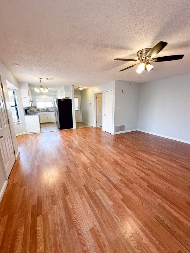 Photo - 2711 NE Euclid Ave