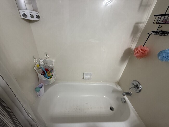 Photo - 3561-3585 E Rock Creek Rd Unit Apt E1
