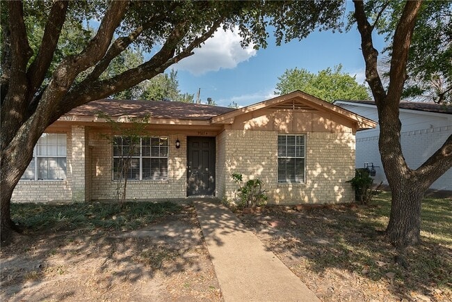 Building Photo - 3917 Olive St Unit B