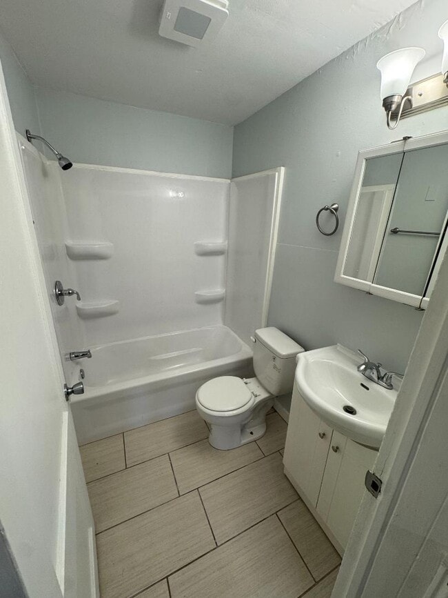 Photo - 704 W Monroe St