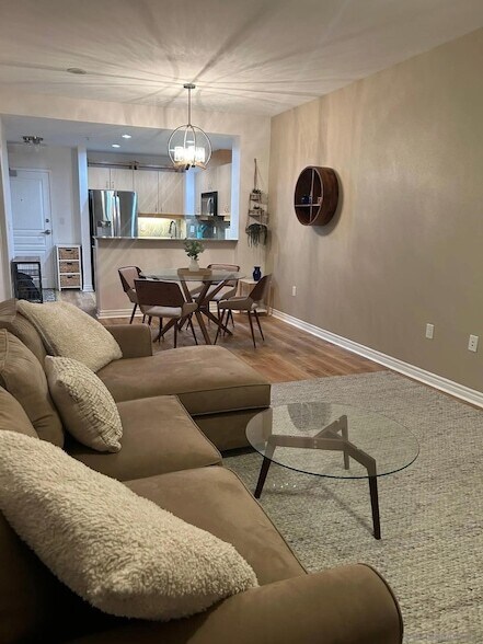 Photo - 300 W Beech St Unit 104