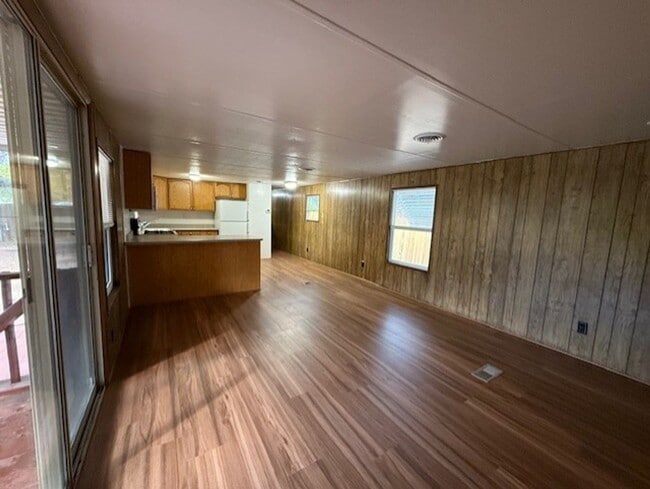 Photo - 3 Bedroom 2 Bath Single Wide Mobile - Cont...