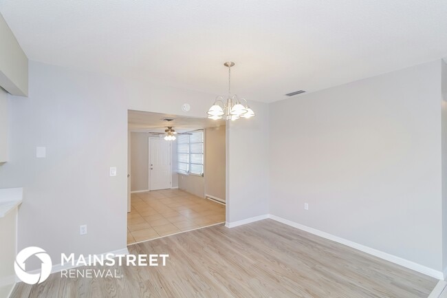 Photo - 649 Sheridan Dr