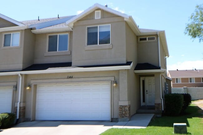Fantastic 4bd Townhome in Provo! - Fantastic 4bd Townhome in Provo!