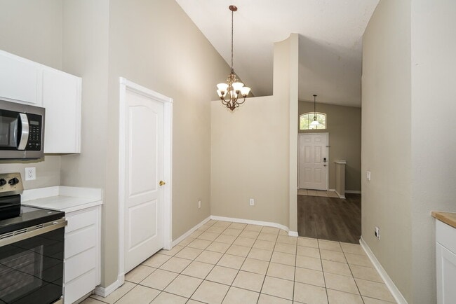 Photo - 402 Sonoma Dr