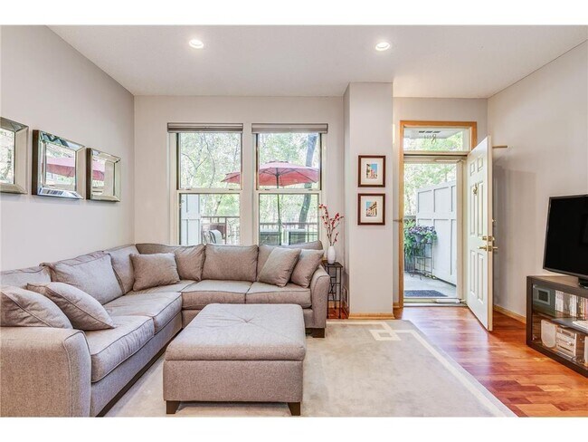 Photo - 560 N 2nd St Unit 114