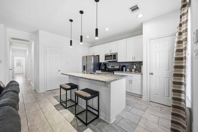 Photo - 3825 Easy St