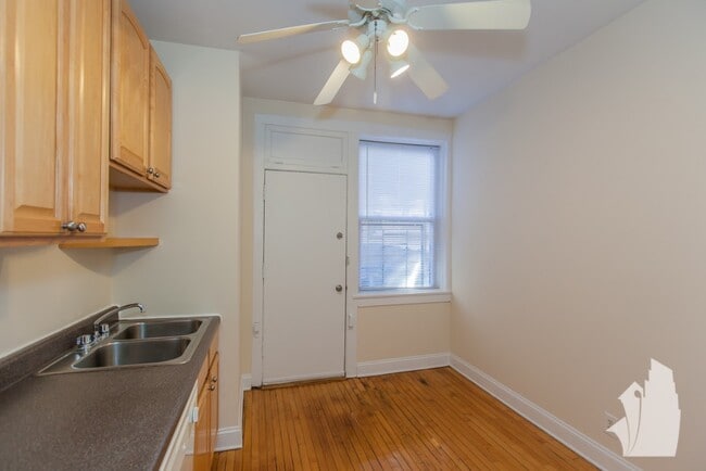 Photo - 850 W Cornelia Ave