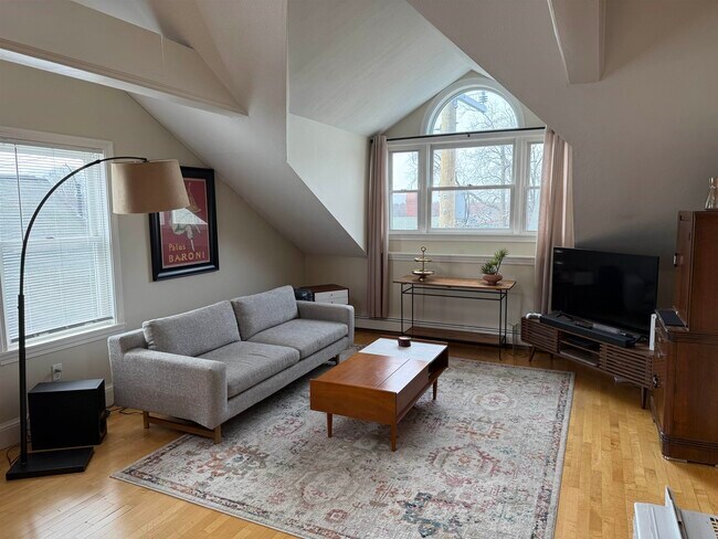 314 Islington St Unit 5