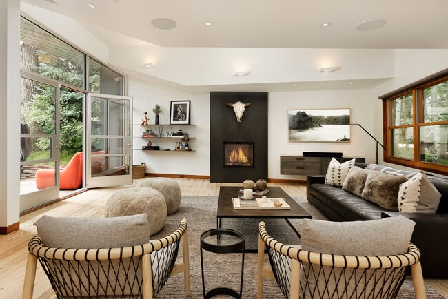 Photo - 411 W Francis St