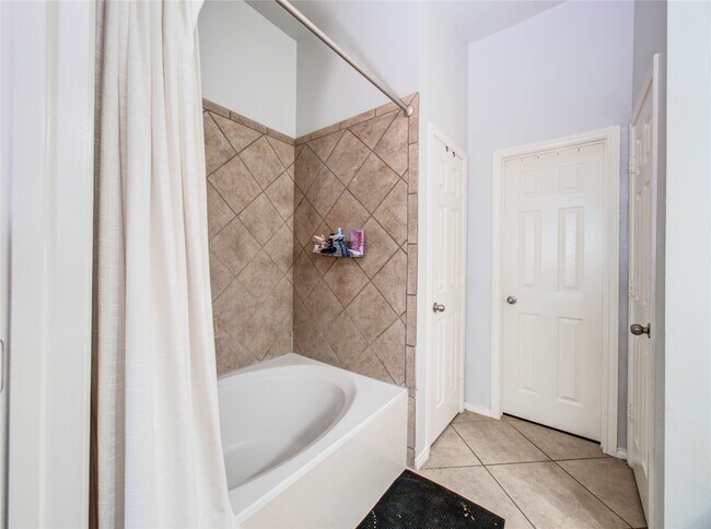 Photo - 14926 Tuttle Point Dr