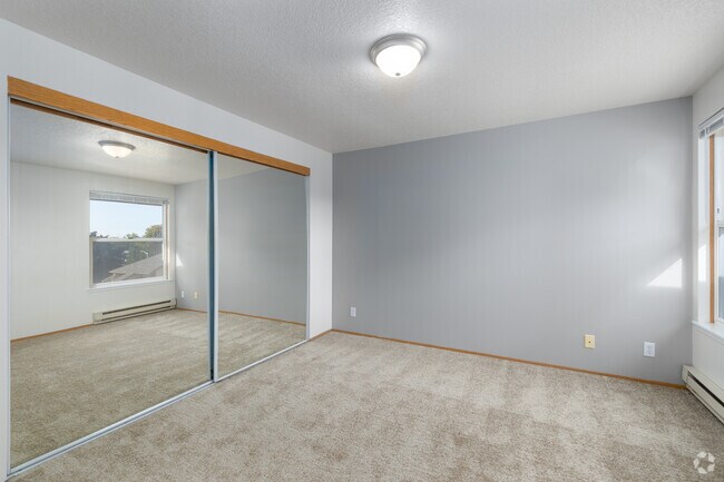 2BR, 1BA - 800SF