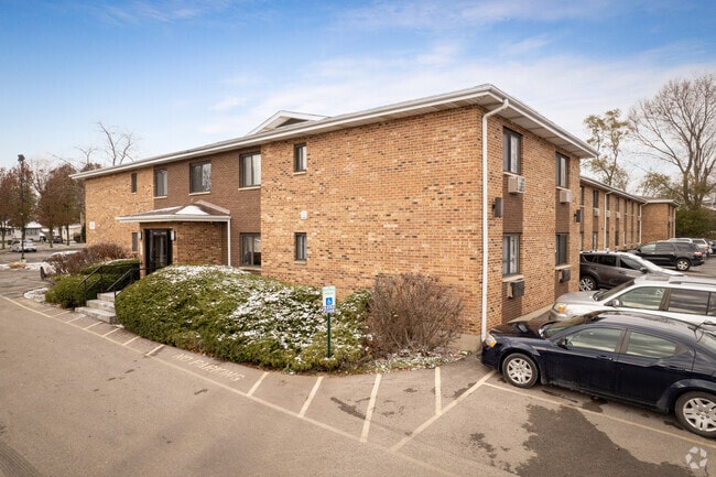 Lakeside Village Apartments