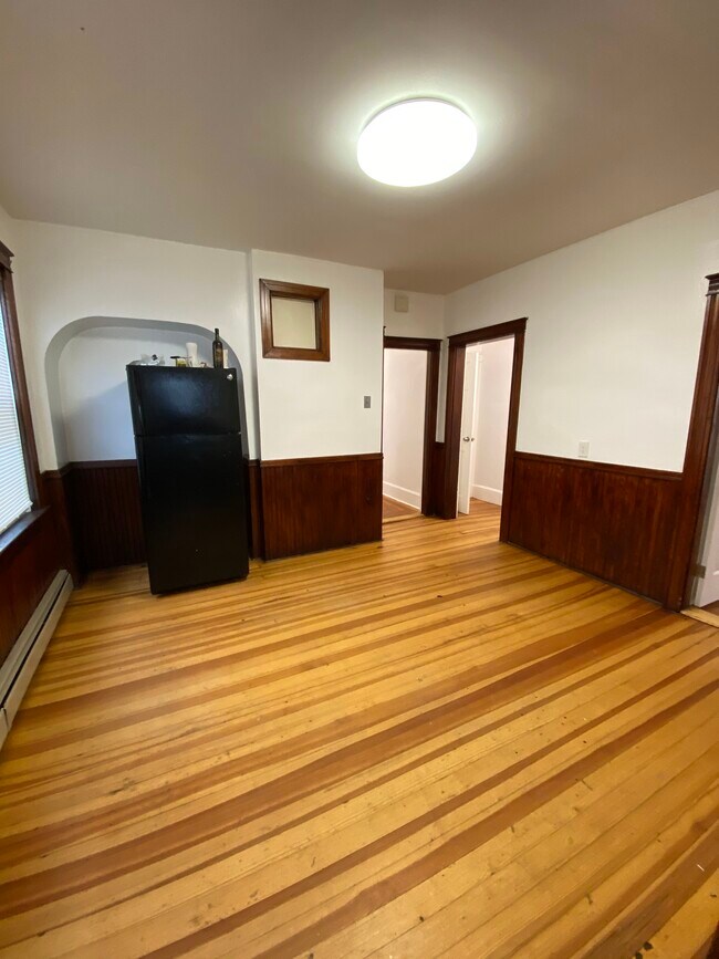 61 Pembroke Ave Unit 1