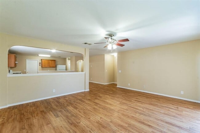 Photo - 207 Mitchell Dr