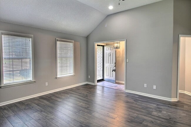 Photo - 244 Saybrook Cove