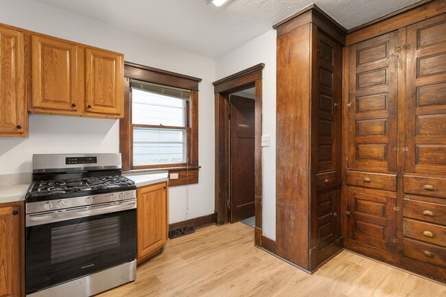 Photo - 230 E Mishawaka Ave