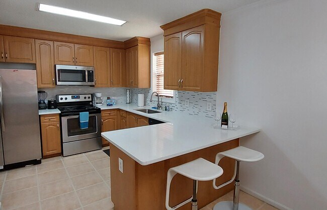 1401 W 9th St