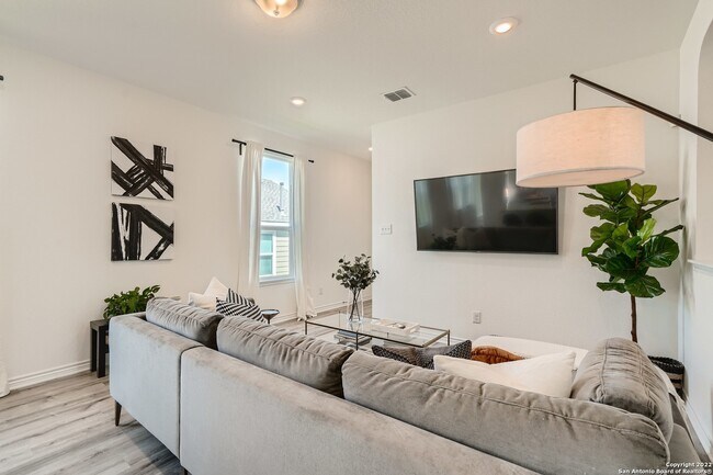 Photo - 5237 Nature Path