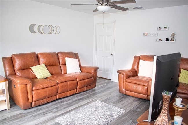 Photo - 133 C St