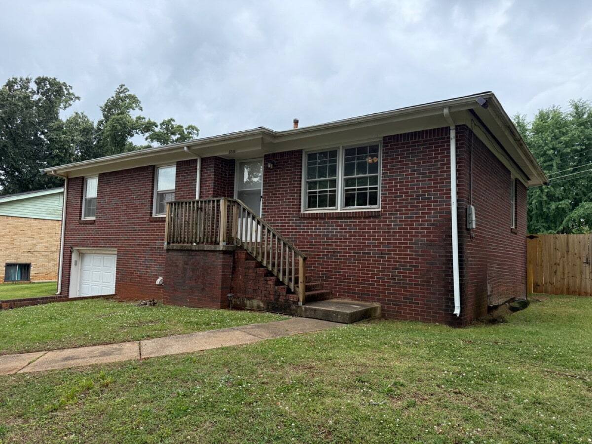 Photo - 3206 Bayless Dr SW