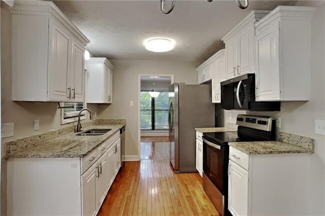 Photo - 464 Ridgemont Dr
