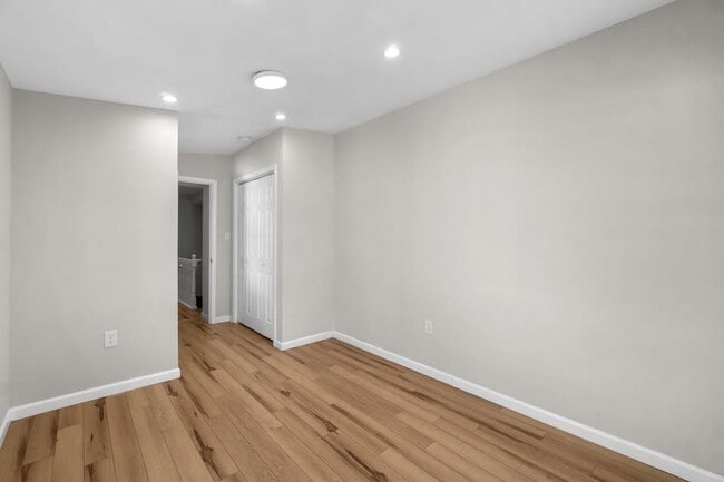 Photo - 208 S Durham St