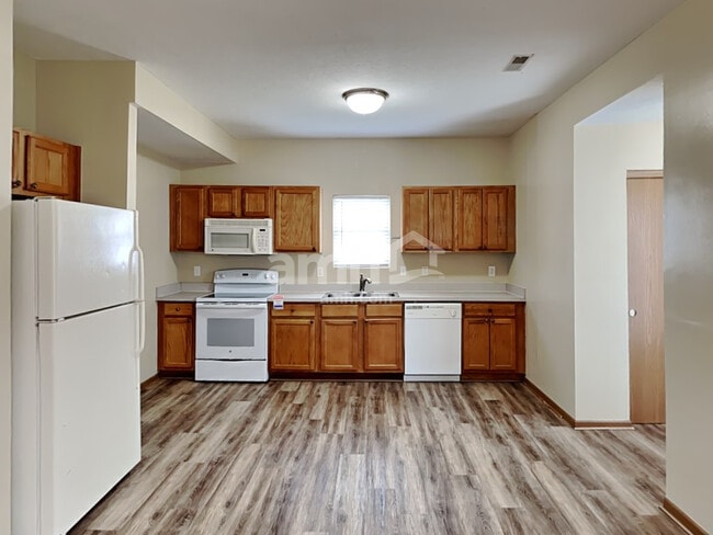 Photo - 1893 Sandy Lake Dr