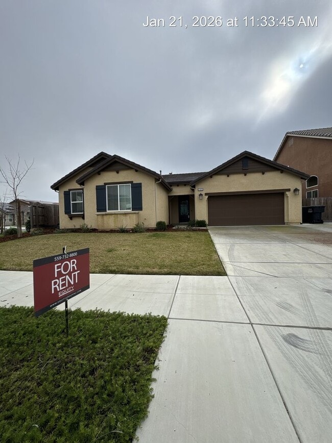 Building Photo - 4 Bedroom home located in Northside Visalia! Available Now!!