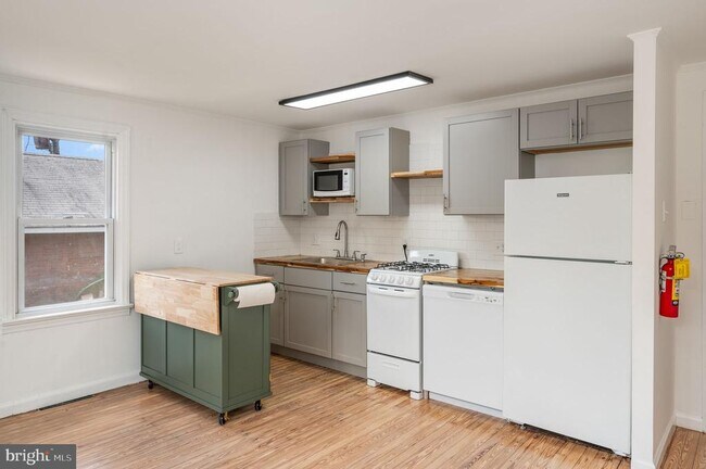Photo - 134 Gay St