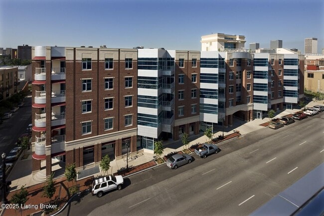 Photo - 324 E Main St Unidad 221