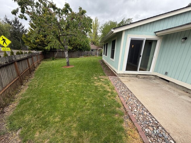 Photo - (969) Lance Way - 3 Bedroom / 2 Bath Home