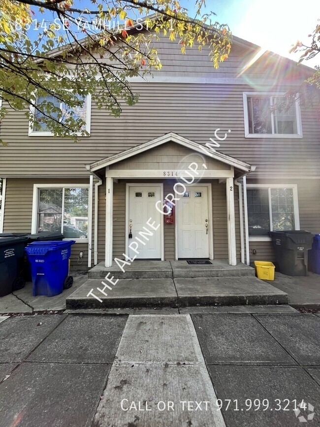 Building Photo - 2 Bedroom Townhome in PDX!