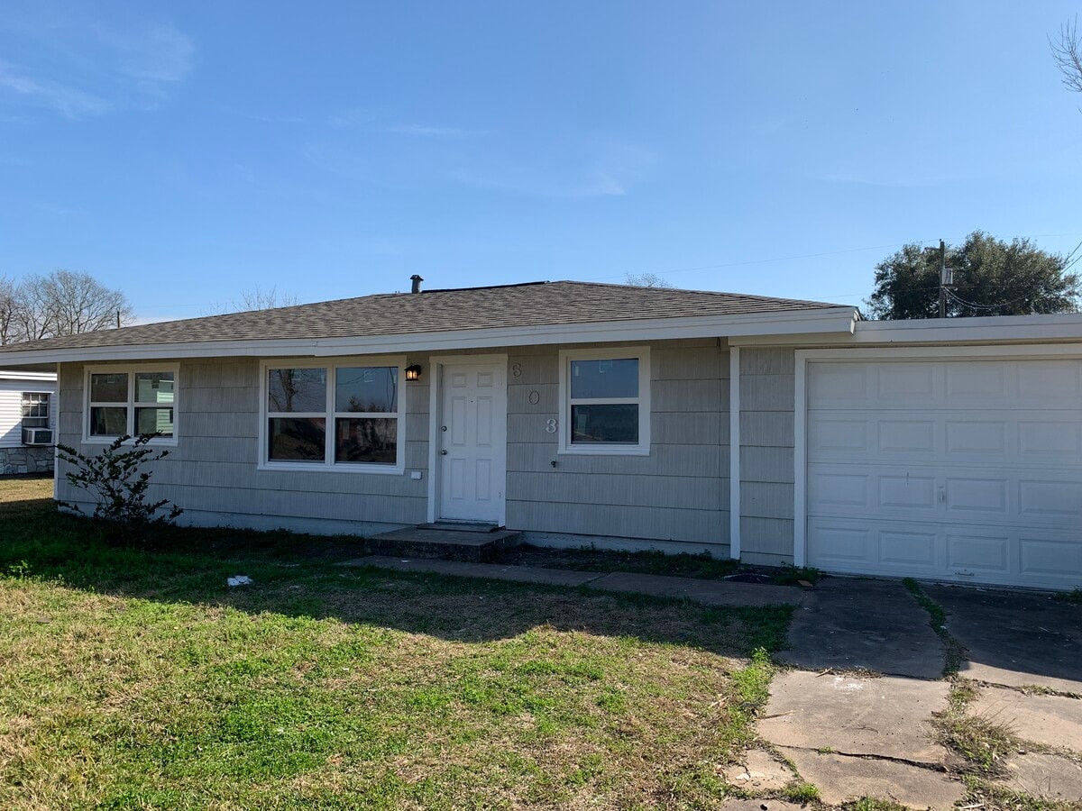 Photo - 603 Wisteria St