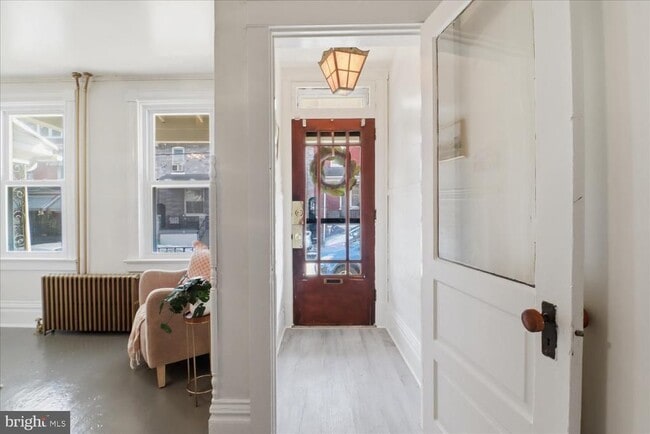 Photo - 819 E Marion St