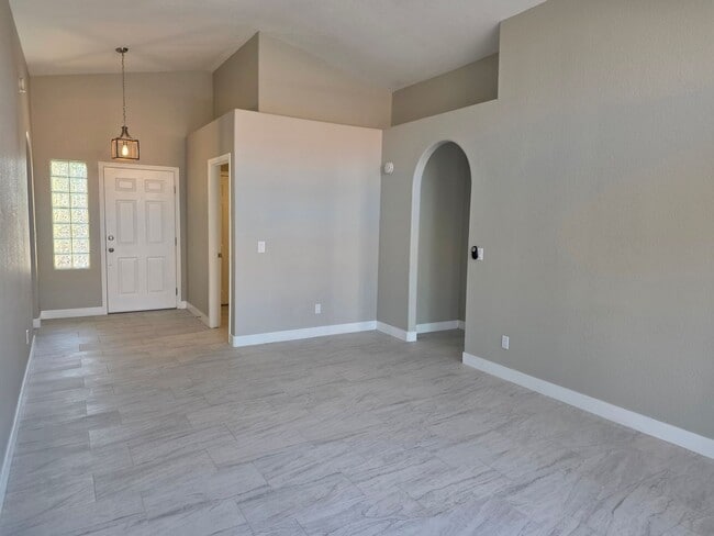 1193 Pawnee Dr