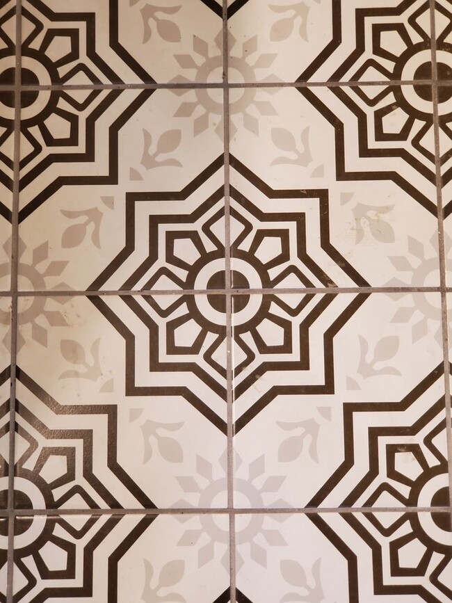 Photo - 115 W Drake Ave Unit B