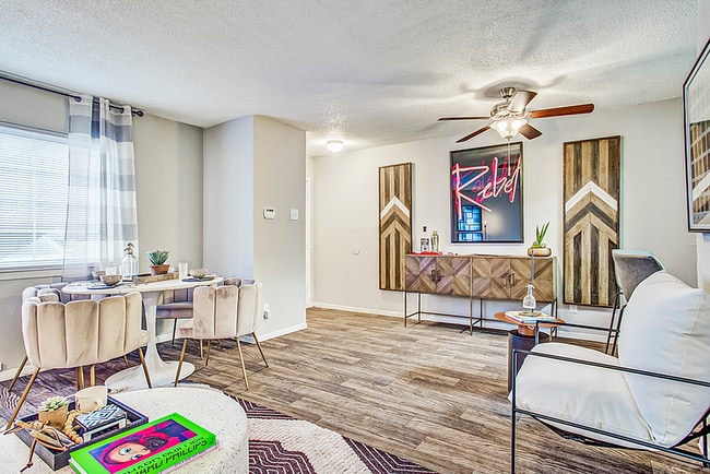 MacArthur Place at 183