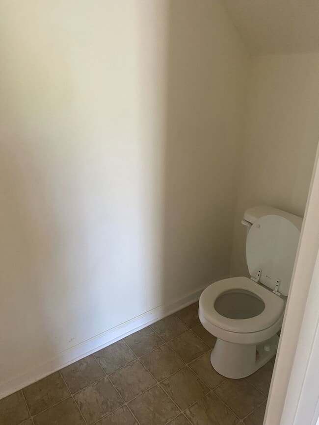 Photo - 4 Bedrooms 3.5 Bathrooms FOR RENT