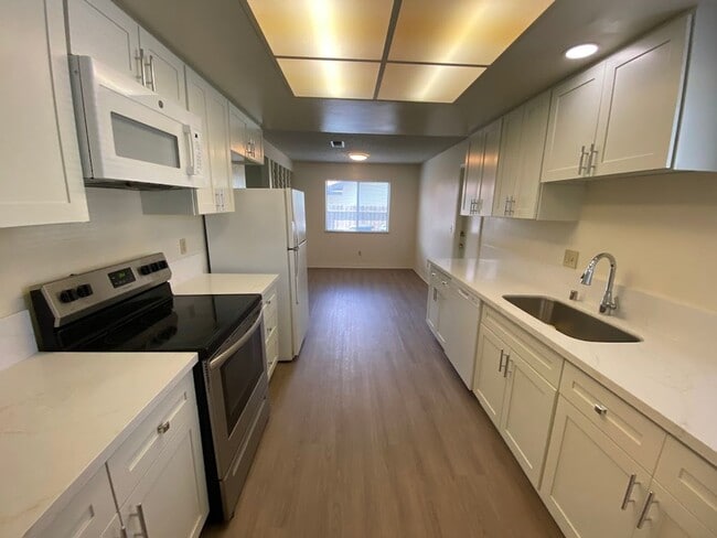 Photo - 3 Bedroom 2 Bath Home In Rosemont