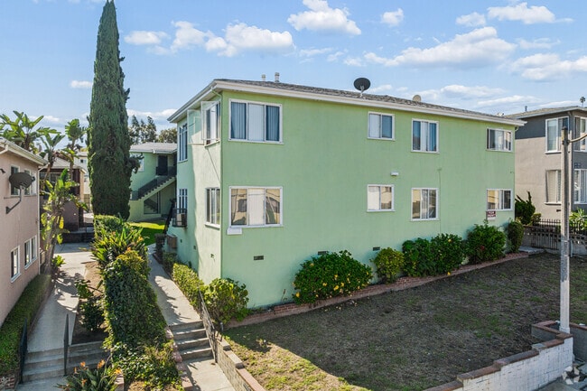 4182 Somerset Dr
